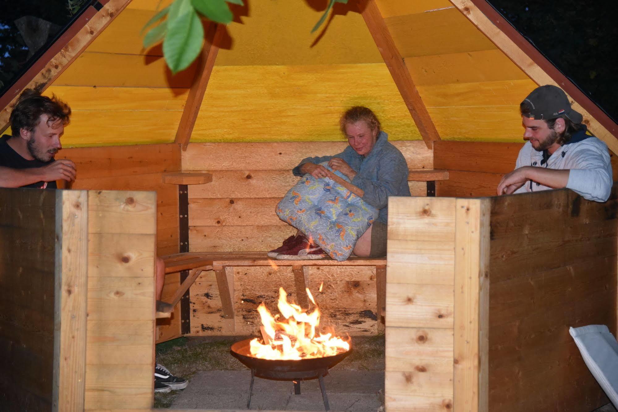 Countryside Eco Natuurhuisjes Ee Екстериор снимка